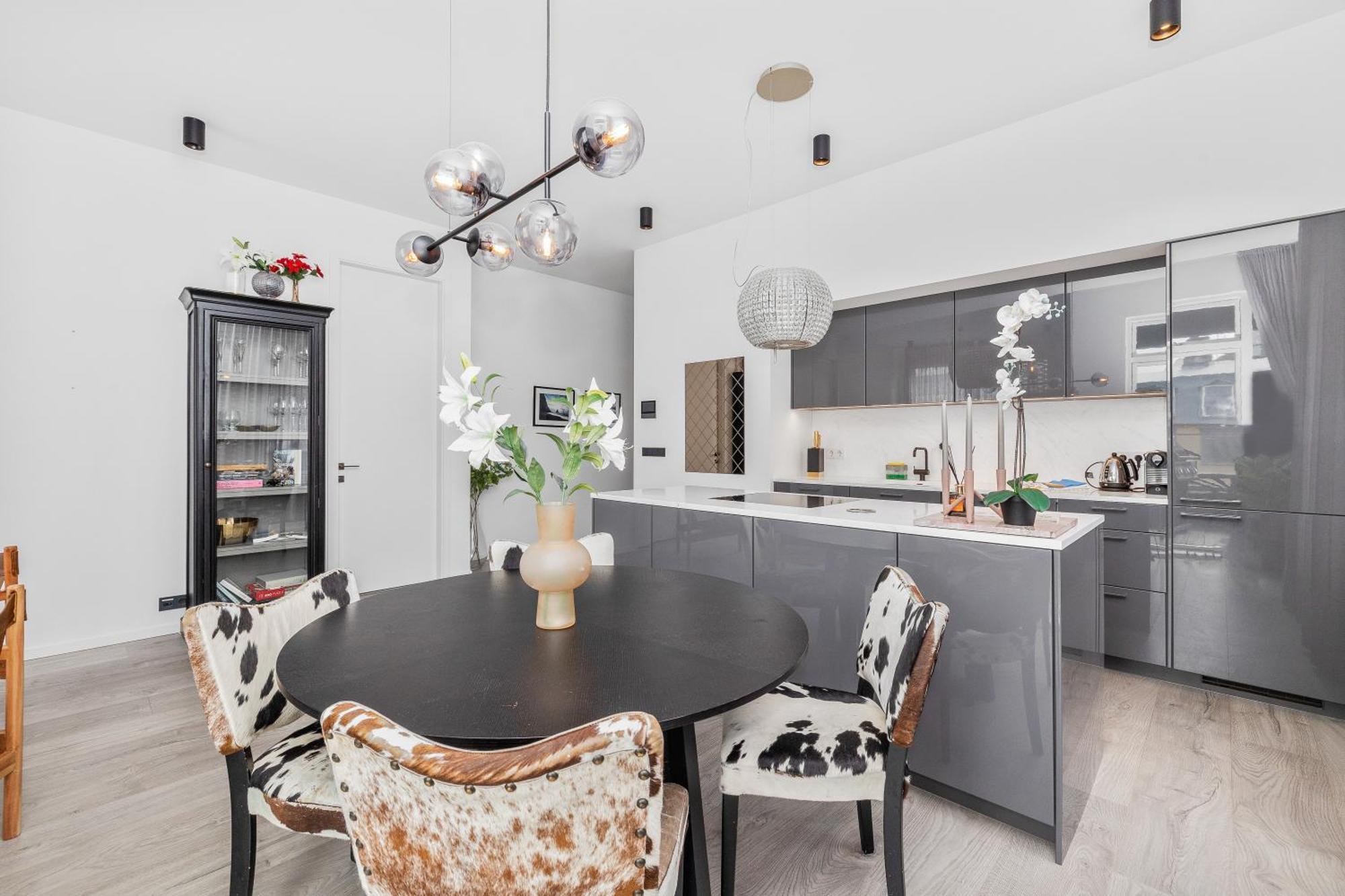 Vibrant Hafnatorg I Spacious Property With Expansive Garage 雷克雅維克 外观 照片