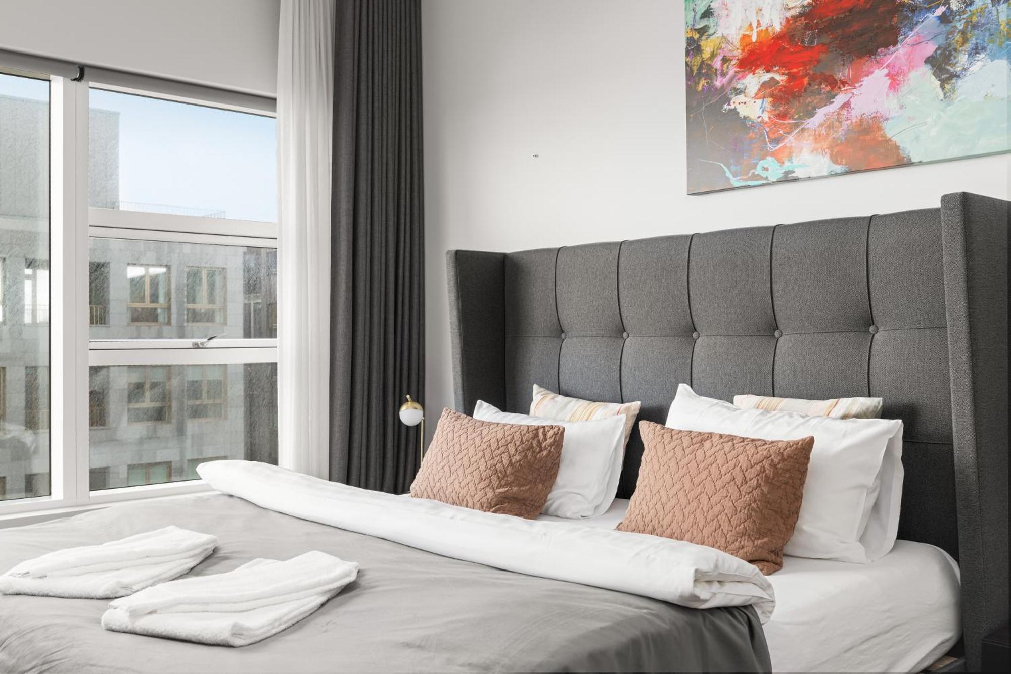 Vibrant Hafnatorg I Spacious Property With Expansive Garage 雷克雅維克 外观 照片